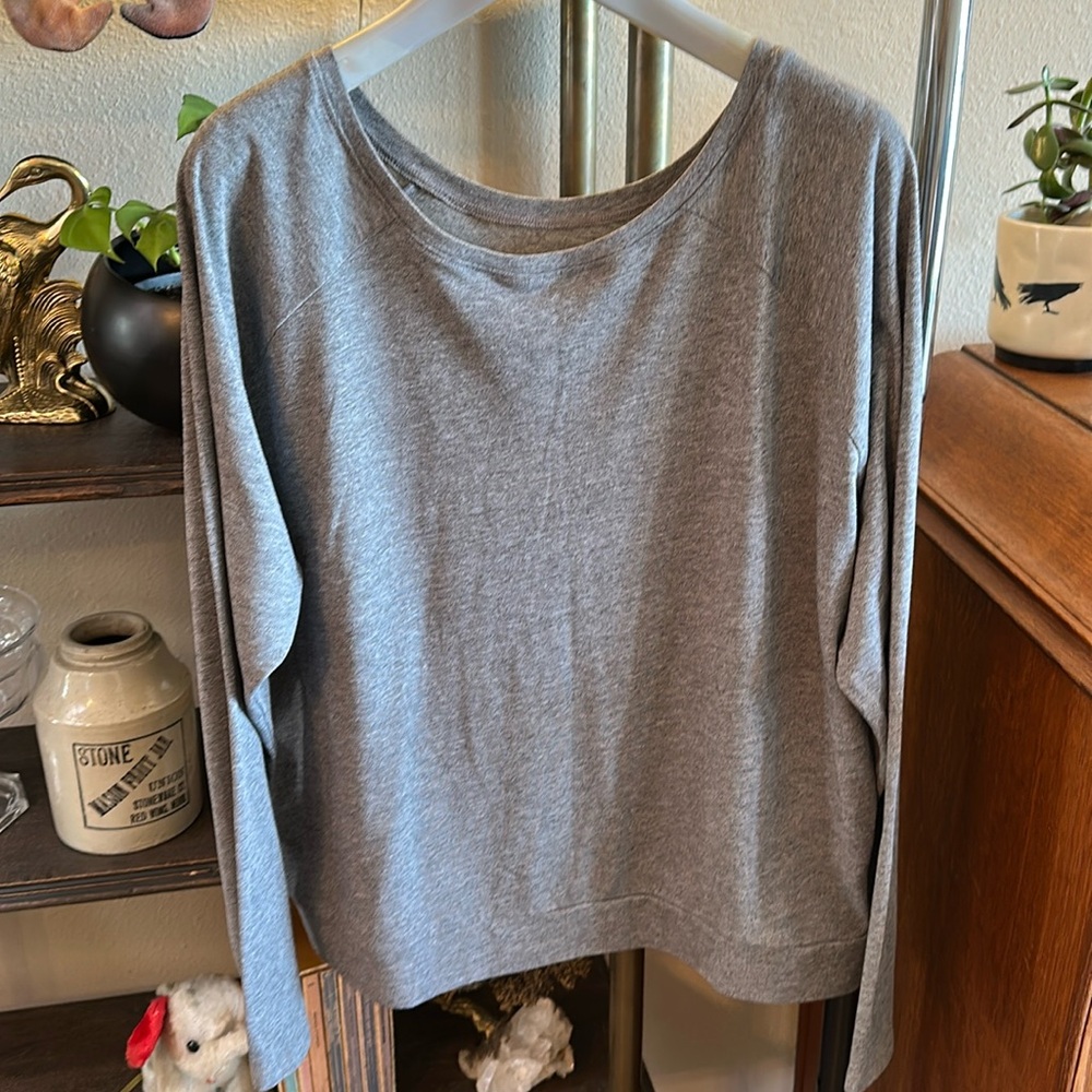 Lucy scoop neck, activewear sweatshirt